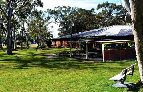 Rathmines Complejo | CATALINA LAKEFRONT RETREAT Large group accommodation 2wings Pelican & Kookaburra