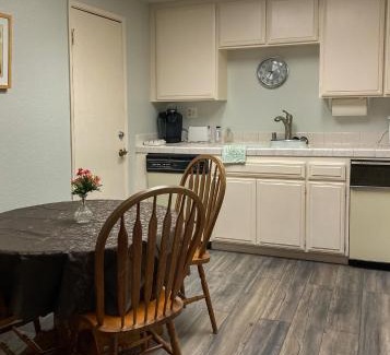 Avalon Apartamento | Catalina's Got Cart Condo