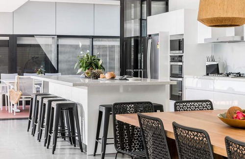 Byron Bay Villa | Una estancia perfecta - Catalina's - Moderna y contemporánea casa de 3 dormitorios con piscina