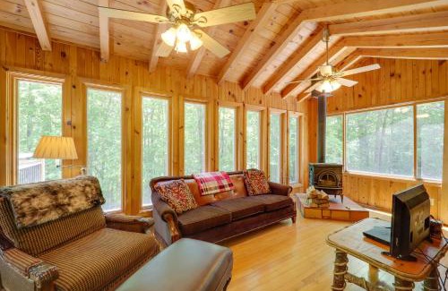 Vein Mountain Casa | Cataloochee Ski Day Trips! Hot Tub Haven in Marion