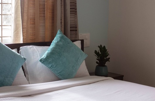 Bengaluru Cama Y Desayuno | Catalyst Suites