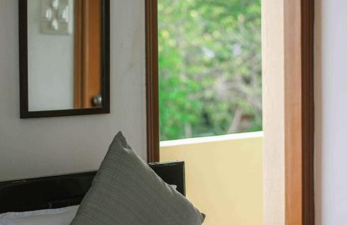 Domlur Cama Y Desayuno | Catalyst Suites,Near EGL Business Park,Domlur