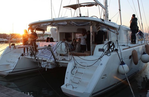 Pineta Alquiler De Eote | Catamarano Mauticat Boat & Breakfast