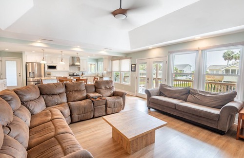 Edisto Island Casa | Catch My Drift | Ocean-Views + Walk to Beach