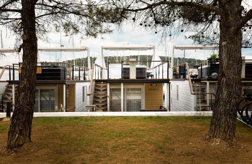 Seca Apartamento | Categorical Floating House