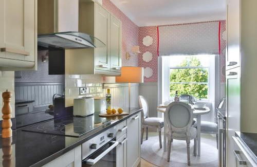 Upper Town Casa | Catharine Place