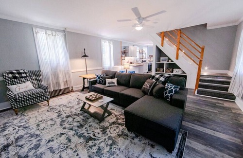West Saugerties Casa | Catskill Mtn Farmhouse w/ Hot Tub near Woodstock