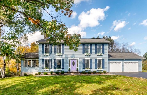 Narrowsburg Casa | Catskills Delaware River Modern Colonial Getaway