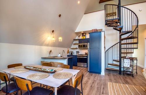 Rangeley Casa | Cattail Cabin - Welcome to your dream lakeside getaway!