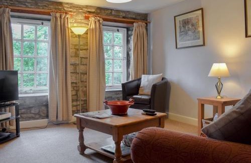 Leyburn Casa | Cauldron Falls