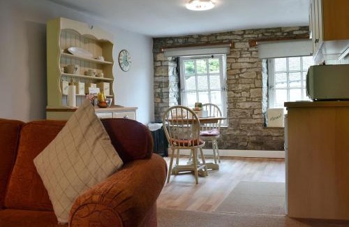 Leyburn Casa | Cauldron Falls