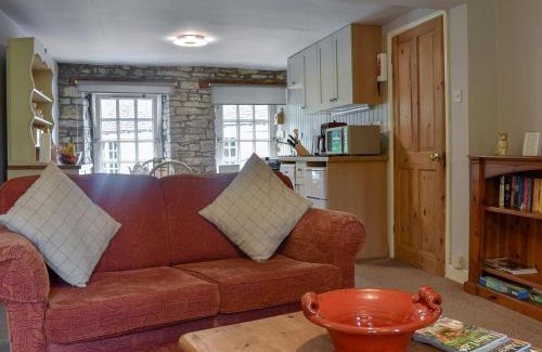 Leyburn Casa | Cauldron Falls