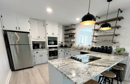 Reed Creek Casa | Cause Beaches Be Salty Lake House
