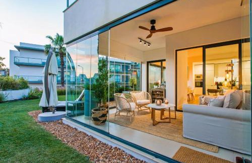Quarteira Apartamento | Cavalo Preto Beach Residence with Garden & Pool