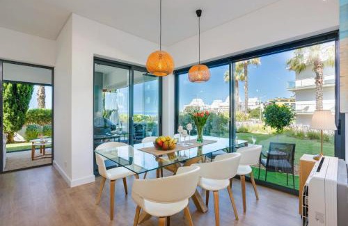 Quarteira Apartamento | Cavalo Preto Beach Residence with Garden & Pool