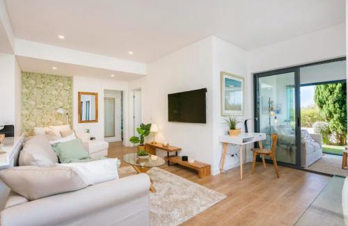 Quarteira Apartamento | Cavalo Preto Beach Residence with Garden & Pool