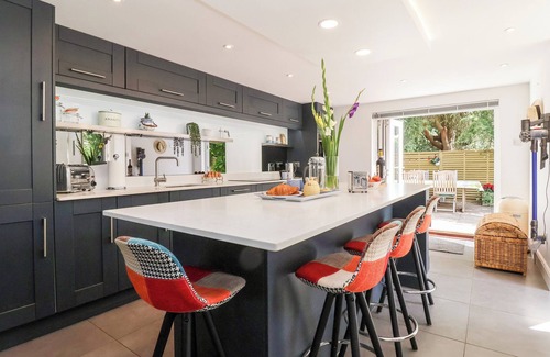 Yoxford Casa | CAVAN COTTAGE, pet friendly, with open fire in Yoxford
