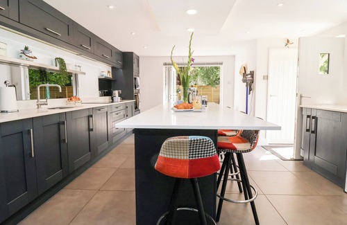 Yoxford Casa | CAVAN COTTAGE, pet friendly, with open fire in Yoxford