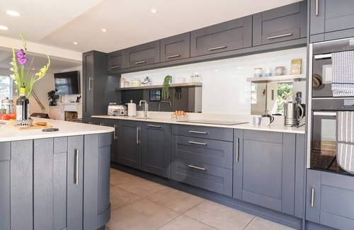 Yoxford Casa | CAVAN COTTAGE, pet friendly, with open fire in Yoxford