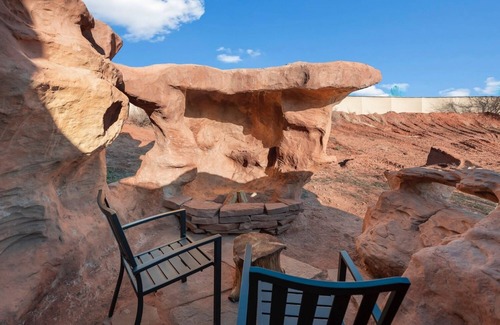 Fredonia Cabina | Cave Dwellers- Zions' Only Hand-Sculpted Cave