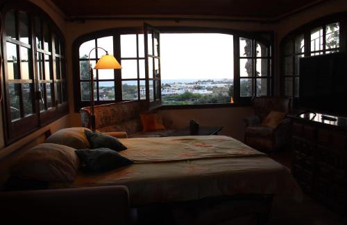 Santa Susanna Apartamento | cave house with sea views