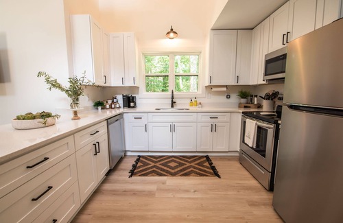 Monteagle Casa | Caverns,Sewanee,Waterfalls, Hike: Tiny Basecamp