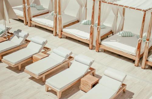 Kamari Hotel | Cavo Bianco Boutique Hotel & Spa