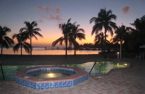 Rum Point Condominio | Cayman Kai - U-Kai-Lele condominio frente a la playa de 2 dormitorios / 2 baños