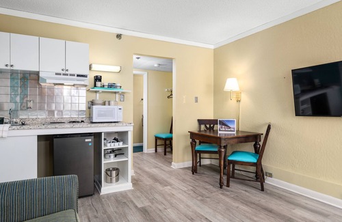 North Ocean City Hotel | Cayman Suites Hotel