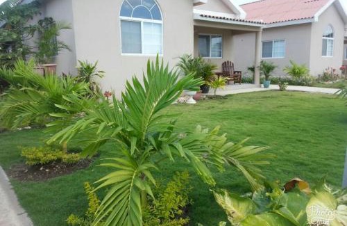 Caribbean Estates Casa | Caymanas Estate House