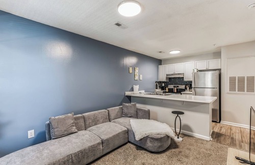 Westover Apartamento | CB 965-201 Modern Fayetteville Charm