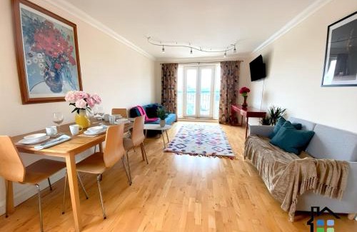 Cambridge Apartamento | CB Stays - 2 Bedroom & 2 Toilet Flat - Near Mills Road and Train Station with Parking