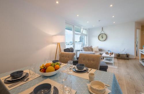 Heiligenhafen Apartamento | CBlue: Küstenzauber barrierefrei mit Balkon