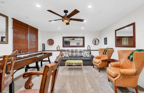 West Village Casa | CC Cabin - Full Game Room & Wrap Around Deck