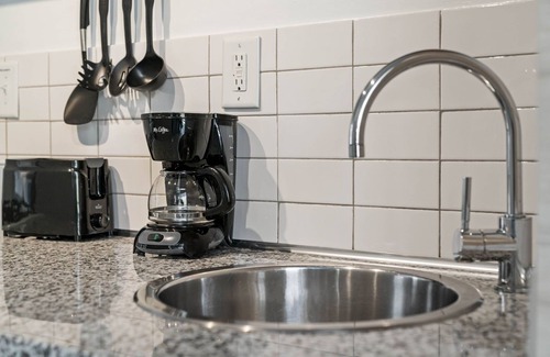 Loring Heights Apartamento | Cool Classic Studio Apartment (E) - Incluye limpiezas semanales con cambio de ropa