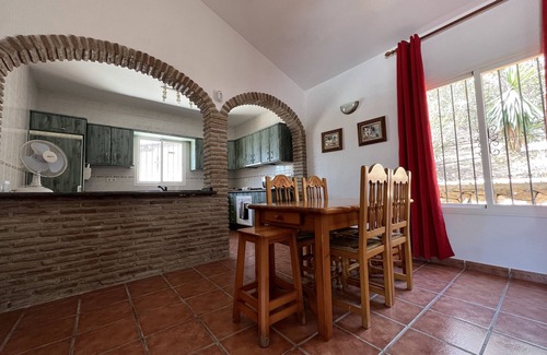 Viñuela Villa | Cd-1383 Villa De Tres Dormitorios Con Piscina