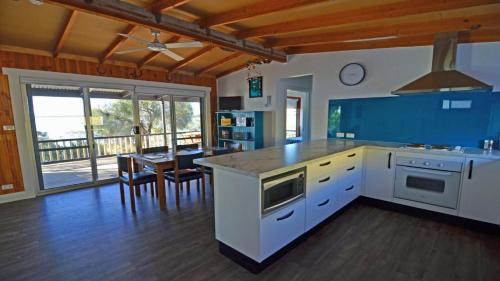Lake Wangary Casa | CDC-625 Beach House incl.rear 2BR studio