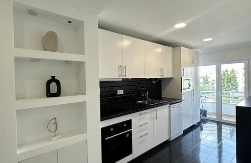 Carvoeira Apartamento | Ceazltina Lima Group Guest House