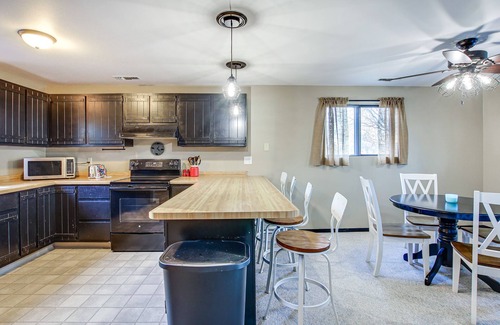 Cecil Casa | Cecil Vacation Rental: Walk to Shawano Lake!