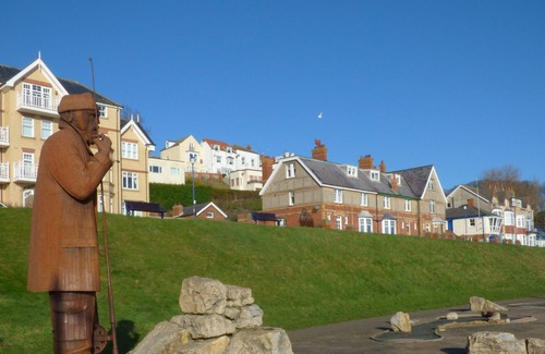 Cayton Bay Cabina | CEDAR 1, pet friendly, country holiday cottage, with pool in Cayton