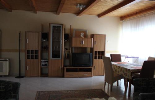 Zalakaros Apartamento | Cedar Apartment 4
