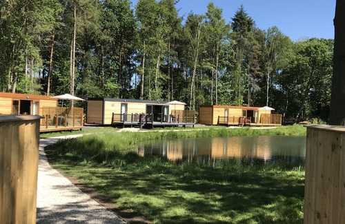 Storwood Cabina | Cedar Boutique Lodge-dog, Fishing and Spa Access