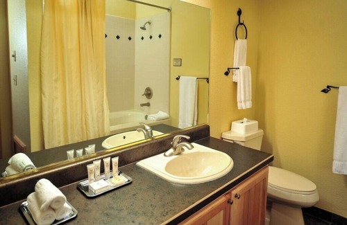 Brian Head Cabina | Cedar Breaks Lodge is just steps away from the Brian Head Ski Resort!