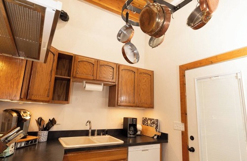 Blanchard Cabina | Cedar Cabin near Silverwood - Private and Forested