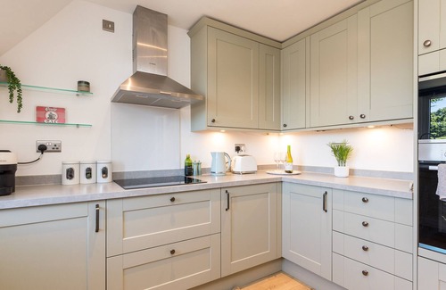 Horsham Apartamento | Cedar - Cosy 2 Bed Apartment Close to Town