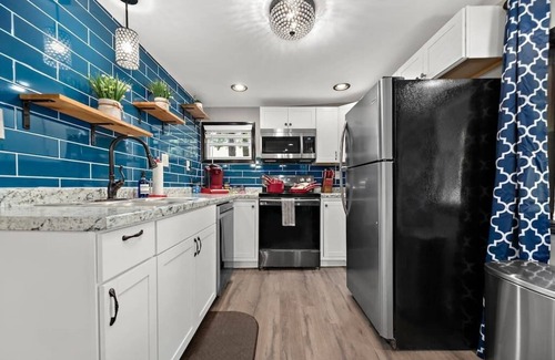 Westport Casa | "Cedar Cottage"- Comfort & Style Near Lake Norman