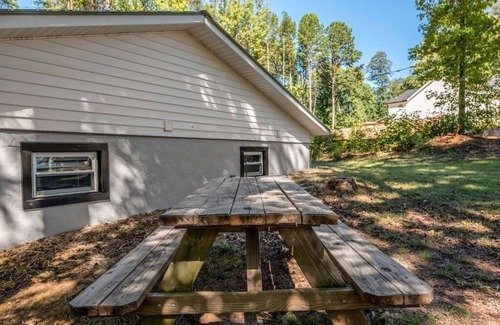 Westport Casa | "Cedar Cottage"- Comfort & Style Near Lake Norman