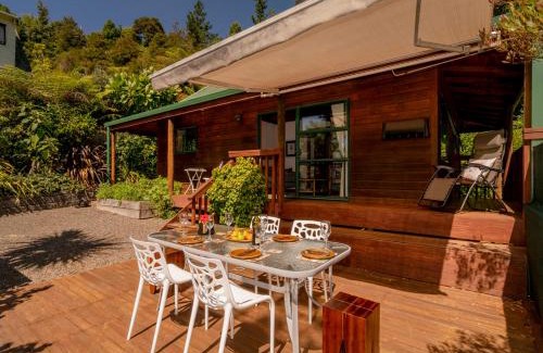 Tairua Casa | Cedar Cottage - Tairua Holiday Home