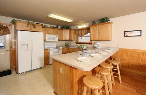 Pigeon Forge Casa | Cedar Falls 8 - Three Bedroom Chalet