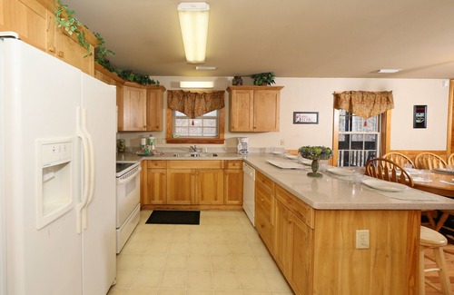Pigeon Forge Casa | Cedar Falls 8 - Three Bedroom Chalet